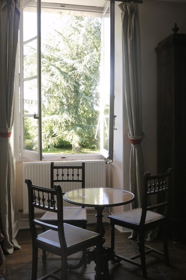 Bed and Breakfast Domaine De Puytirel Champagne-et-Fontaine Exterior foto